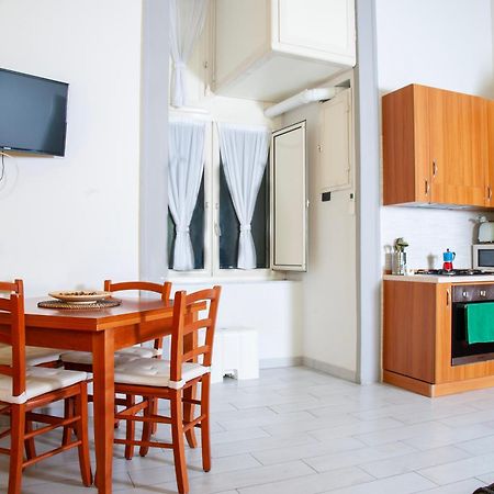 Palazzo Carafa Della Spina Apartment เนเปิลส์ ภายนอก รูปภาพ