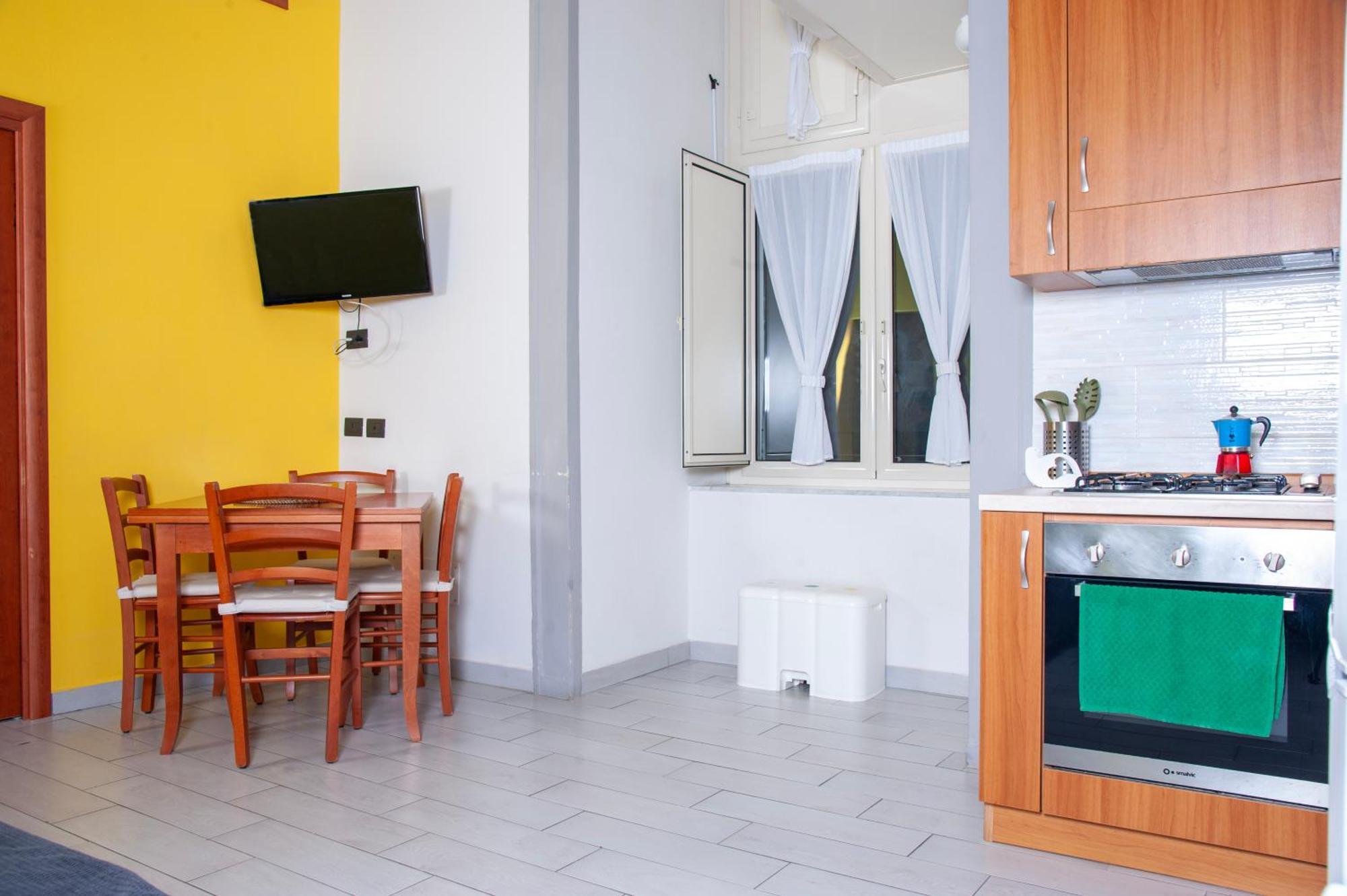 Palazzo Carafa Della Spina Apartment เนเปิลส์ ภายนอก รูปภาพ