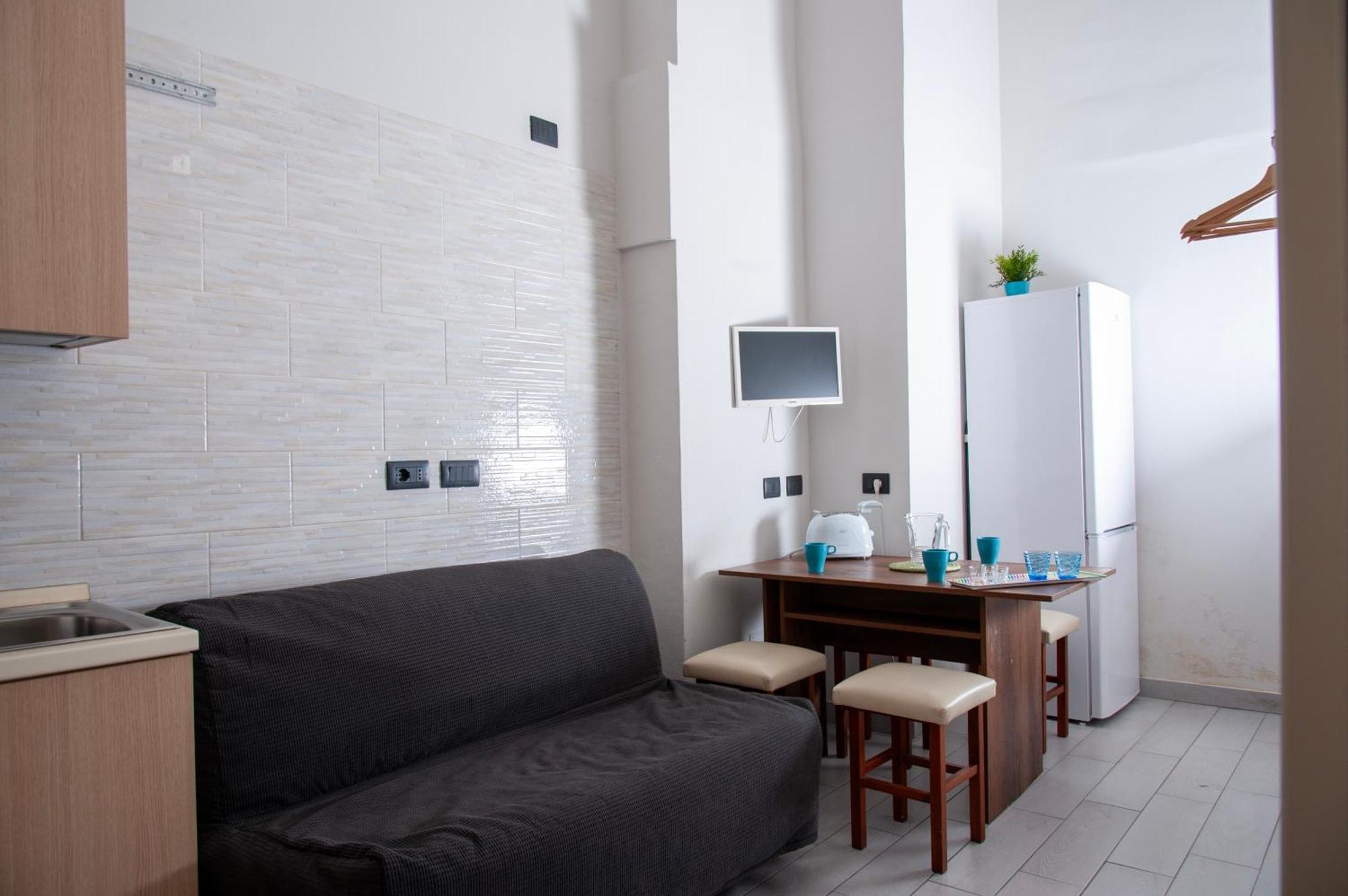 Palazzo Carafa Della Spina Apartment เนเปิลส์ ภายนอก รูปภาพ