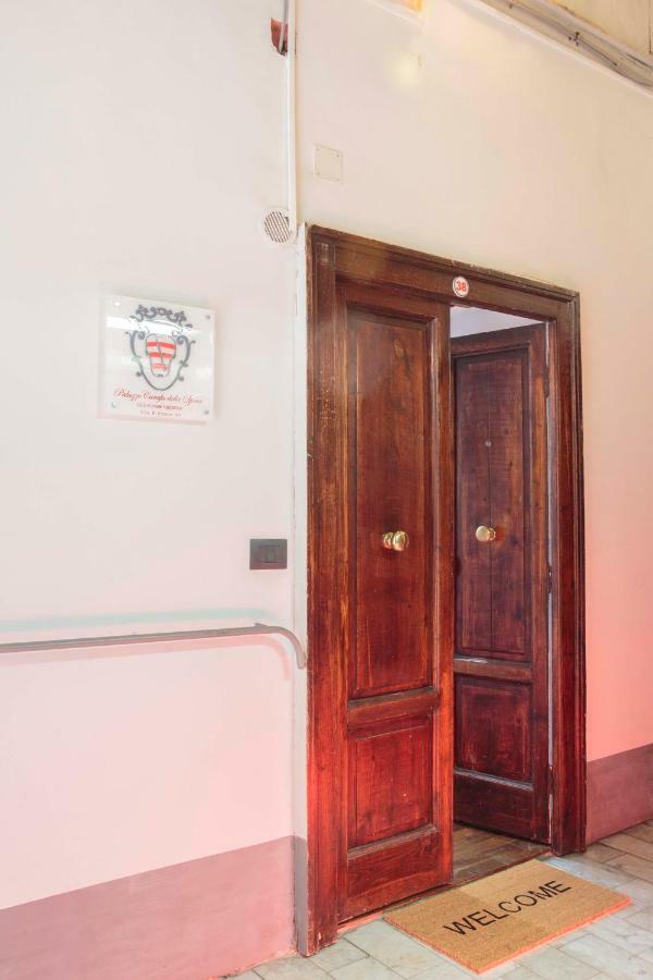 Palazzo Carafa Della Spina Apartment เนเปิลส์ ภายนอก รูปภาพ
