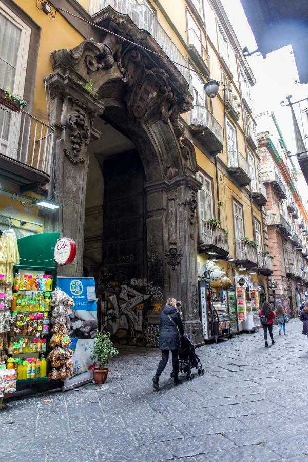 Palazzo Carafa Della Spina Apartment เนเปิลส์ ภายนอก รูปภาพ